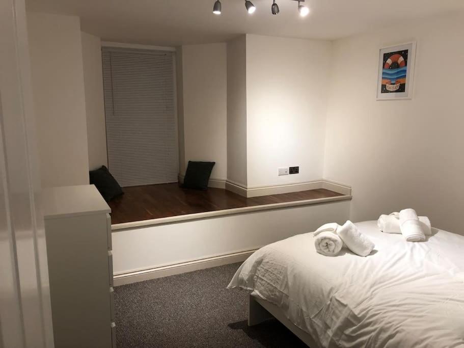 Modern 1 Bedroom Apartment Close To Penzance Town Centre. מראה חיצוני תמונה